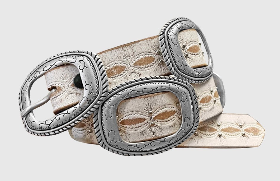 Women’s Wrangler Distressed Leather Belt