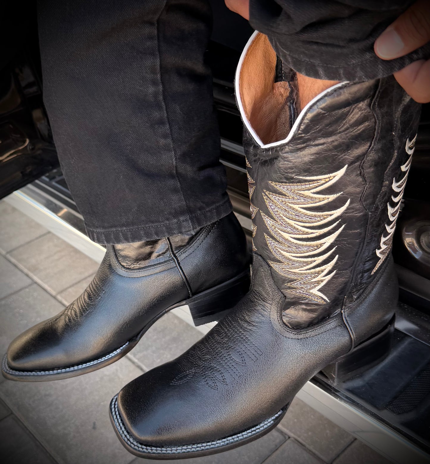 Men’s Espina in Borrego Negro Square Toe