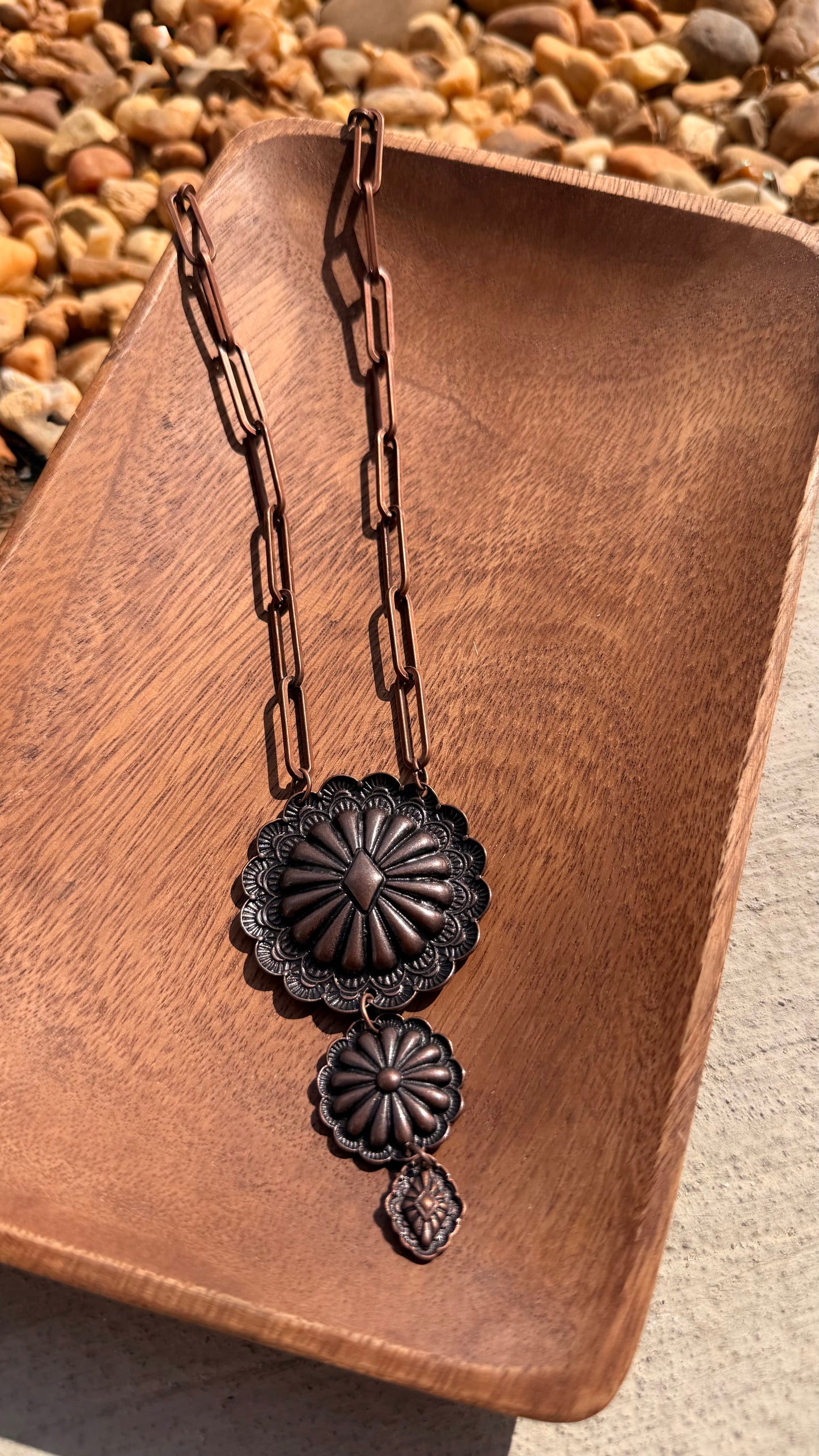 Round Concha Necklace