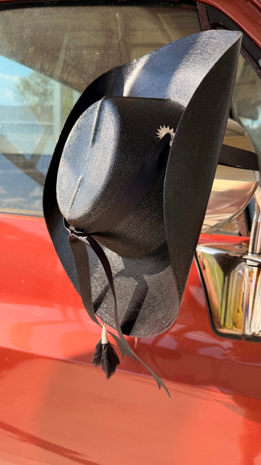 Urban Vaqueros Signature Sombrero Calentano Negro Extra Fino con Ojllos Estrellas y Campanas de Plata Fina