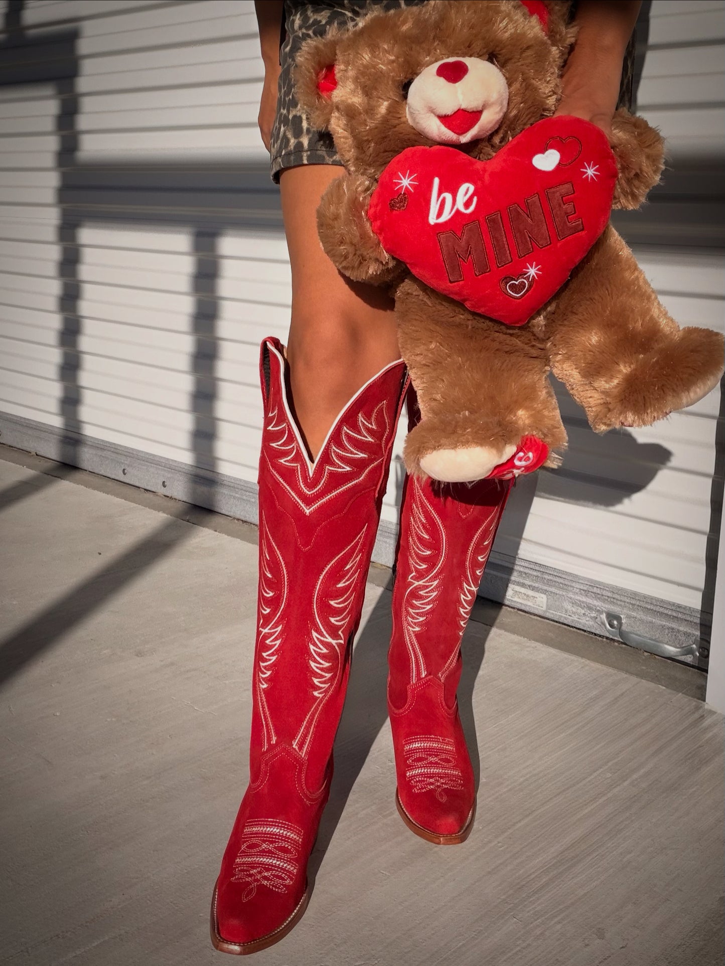 Women’s Valentina Roja Knee High Suede Snip Toe Boots