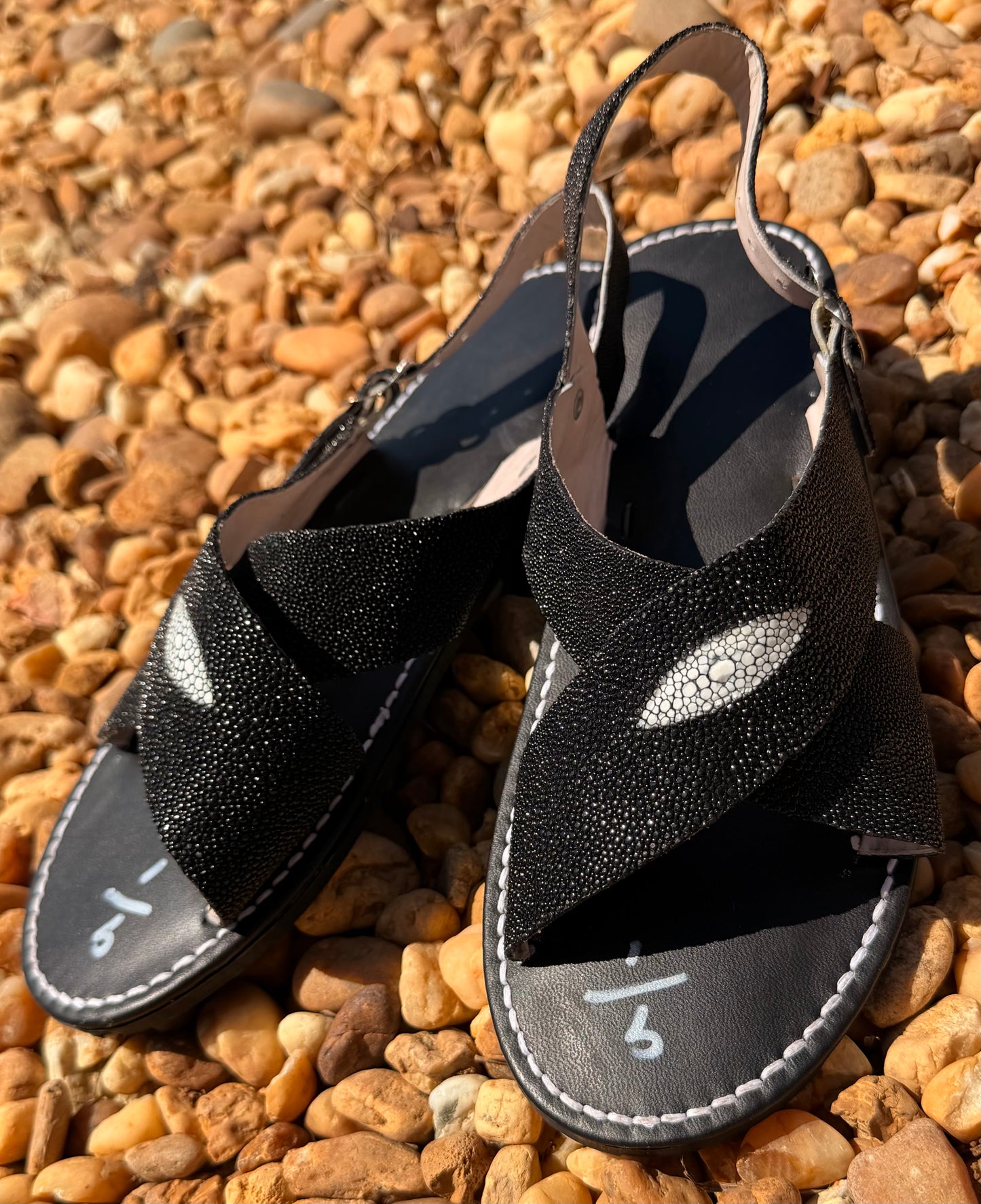 Men’s Huaraches ORIGINAL Stingray Leather with Tire Sole-Huaraches Piel ORIGINAL De Mantarraya Suela de Llanta