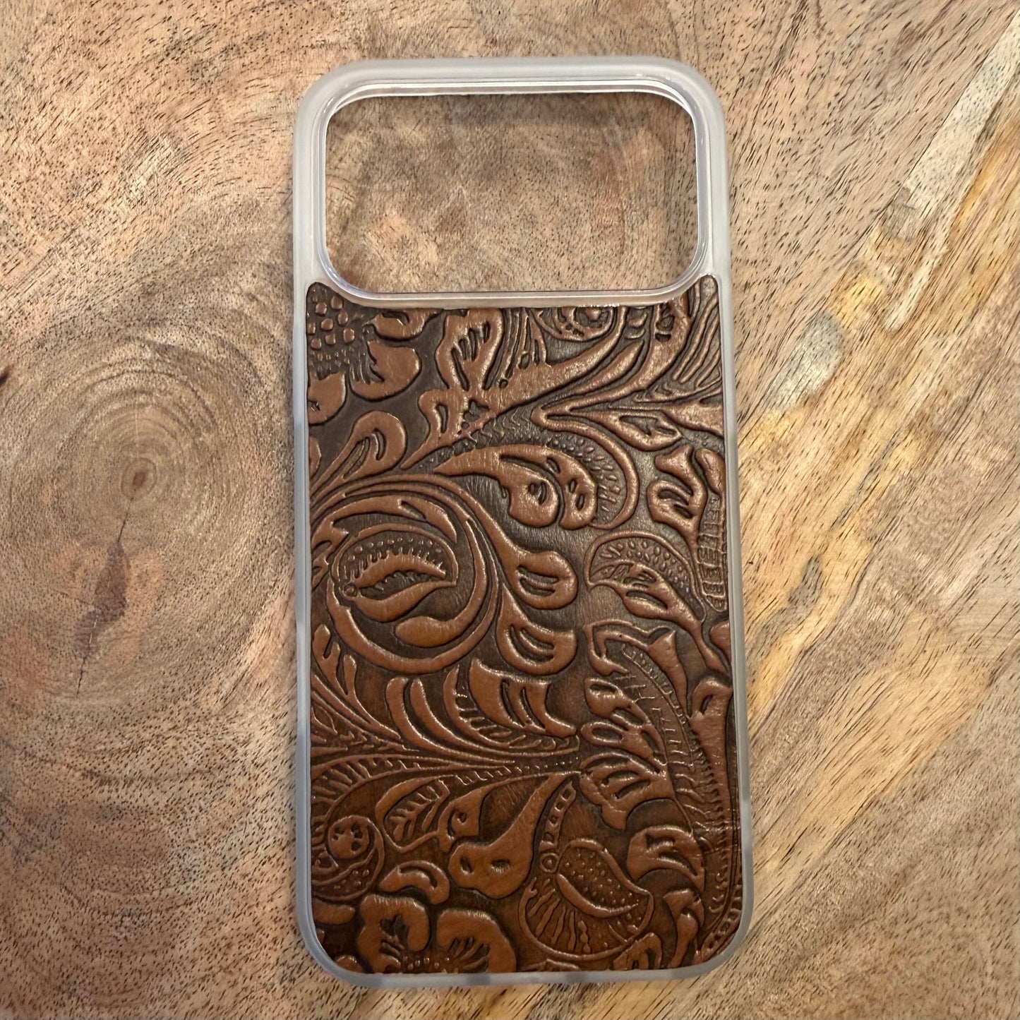 TIMBER CUT EMBOSSED LEATHER IPHONE 17 PRO MOBILE CASE